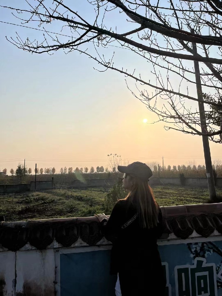 坚守一段婚姻很难，破坏一段婚姻只需要一瞬间